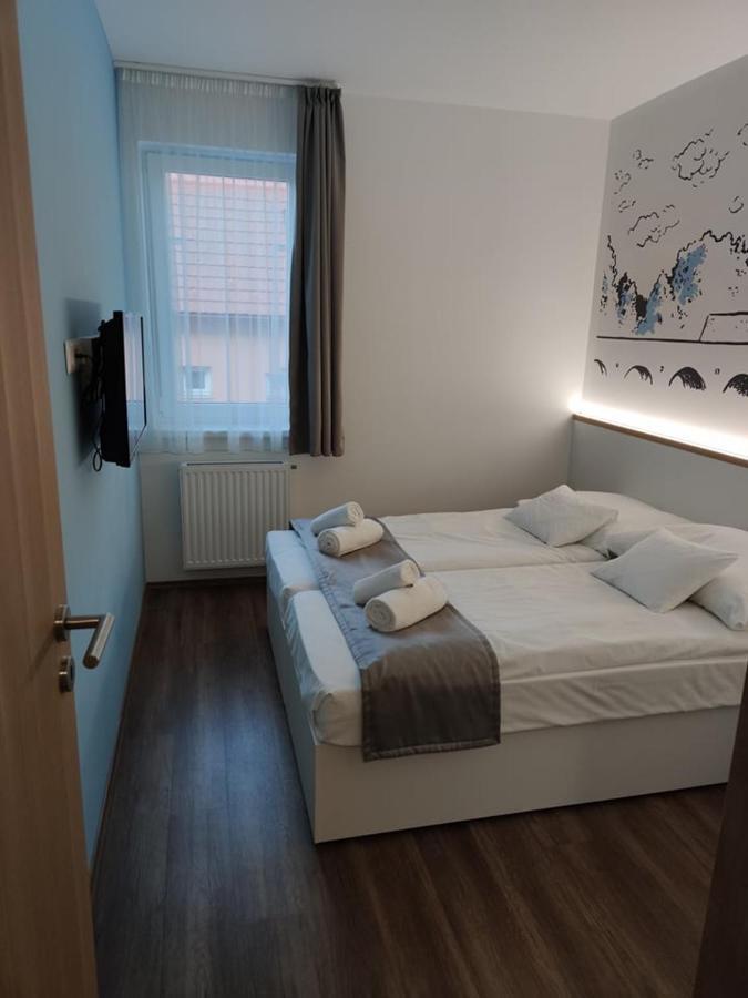 Andromeda Apartman Sarvar Bagian luar foto
